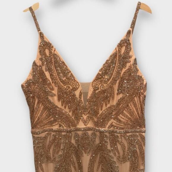 NWT Mac Duggal 6015 V Neck Sequin Embellished Gown Size 12 - Picture 5 of 13